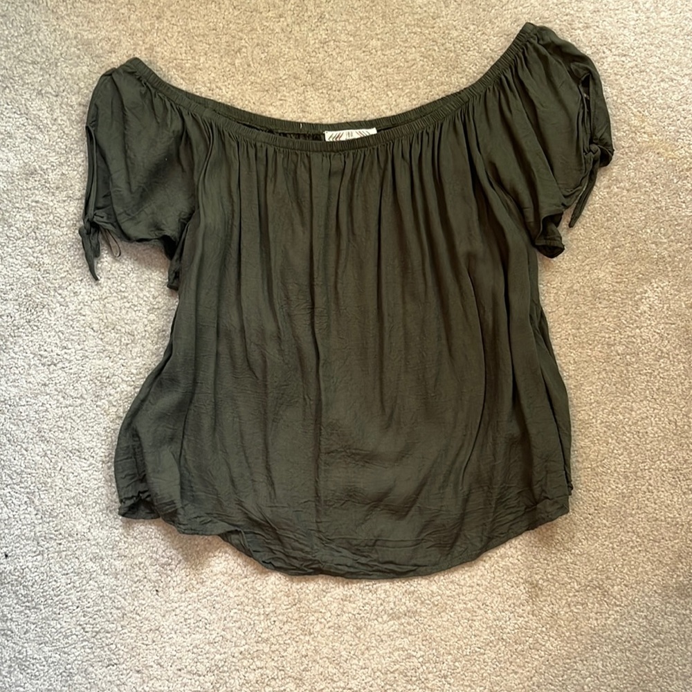 Green crop top